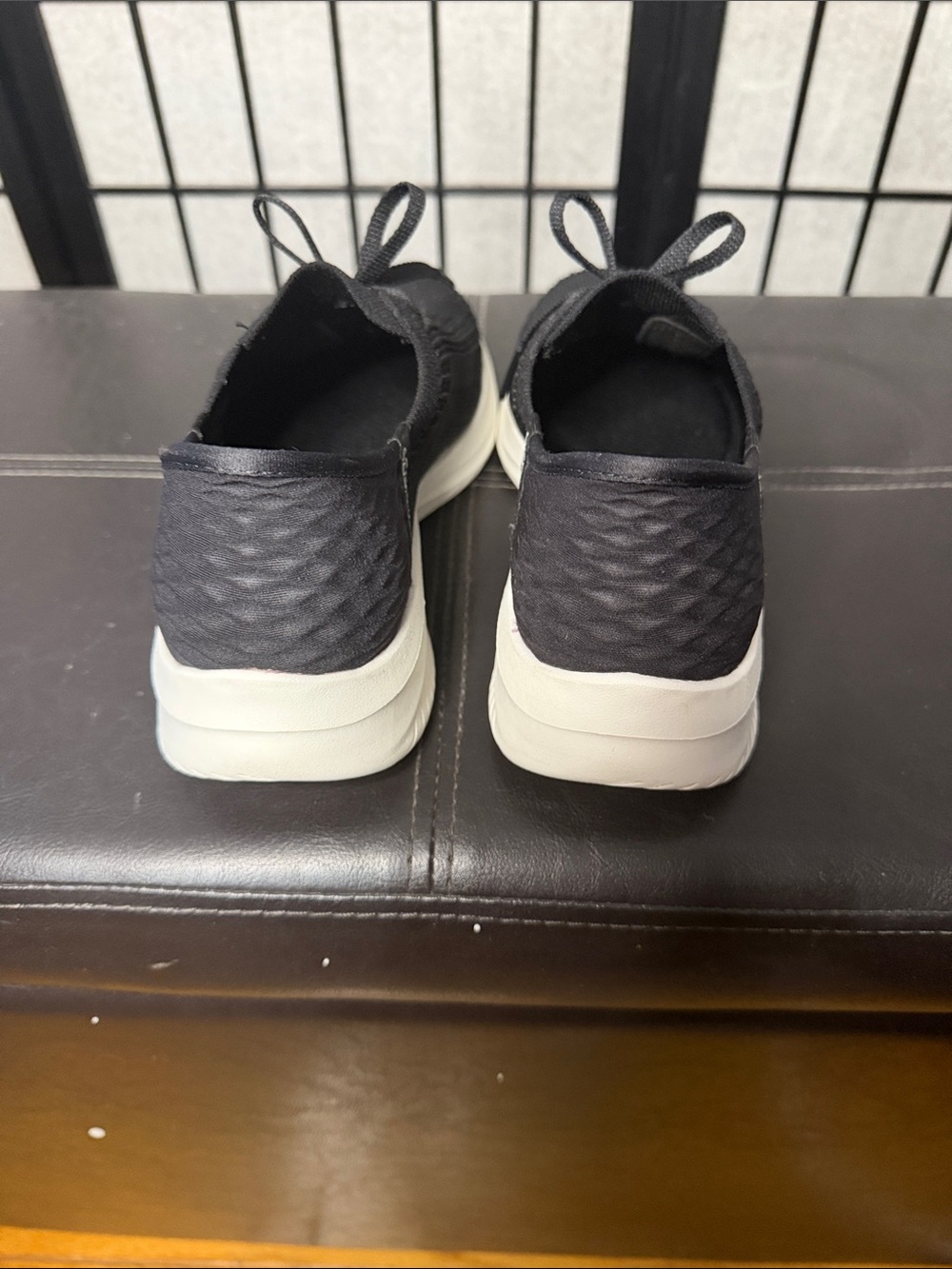 Women’s Skechers Slip-Ins Size 7 in Black - Picture 4 of 5